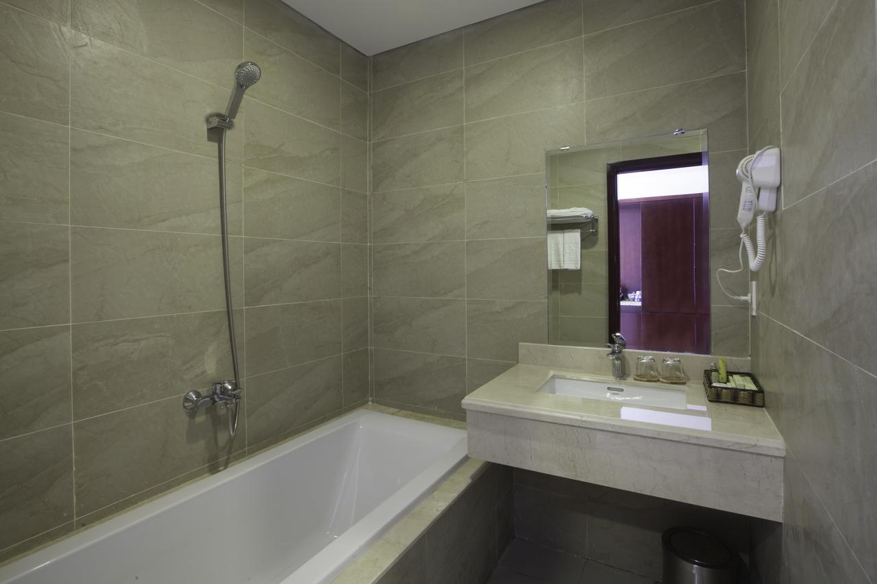 Khanh Linh Hotel Pleiku Exteriör bild