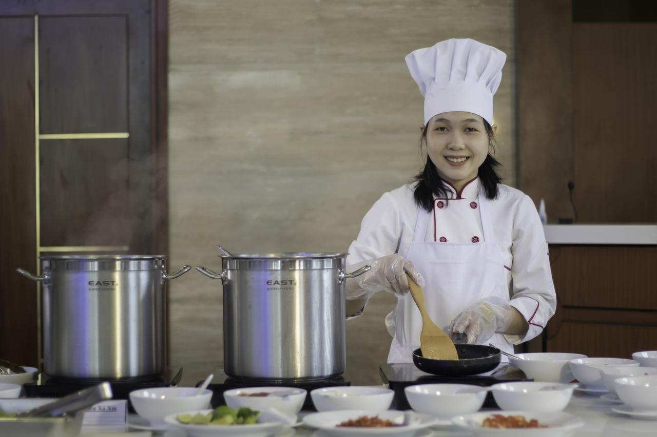 Khanh Linh Hotel Pleiku Exteriör bild