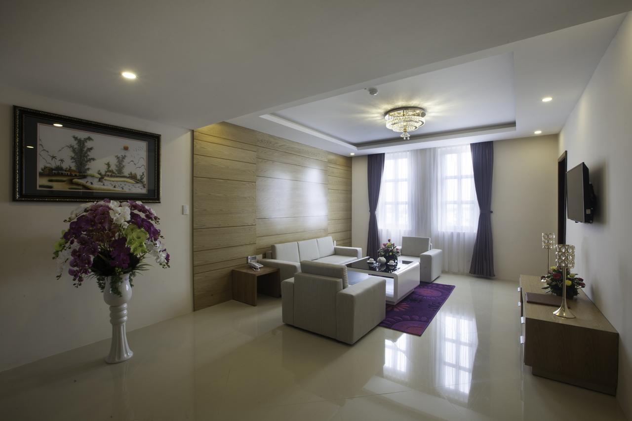 Khanh Linh Hotel Pleiku Exteriör bild